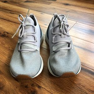 Women’s New Balance Sneakers - Size 7